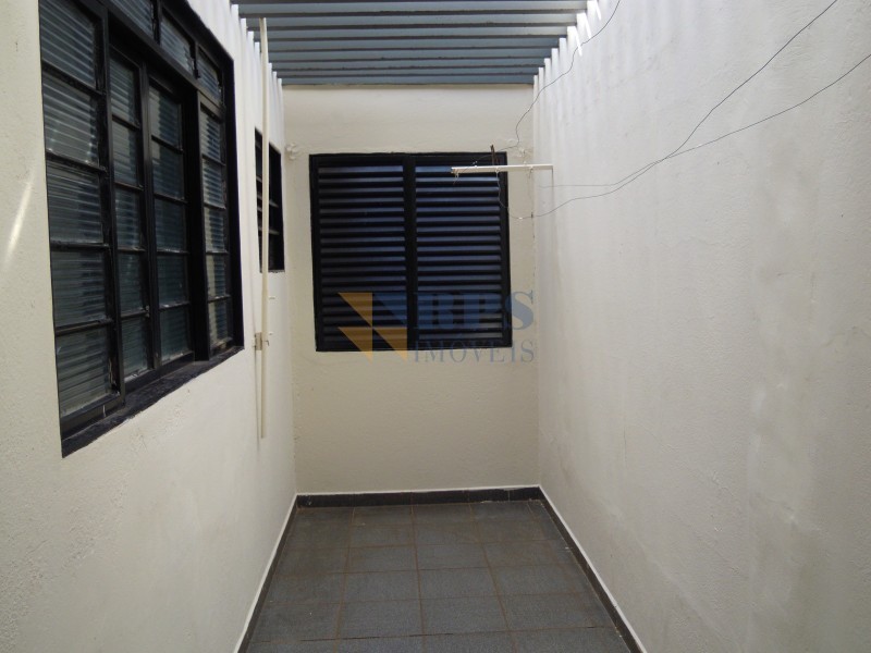 Casa para alugar com 2 quartos, 85m² - Foto 30