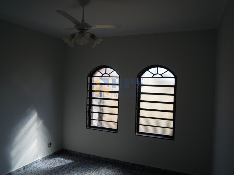 Casa para alugar com 2 quartos, 85m² - Foto 8