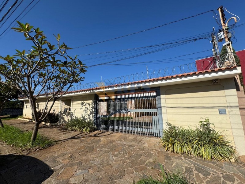 Prédio Inteiro à venda com 5 quartos, 391m² - Foto 1