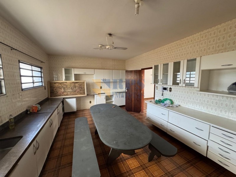 Prédio Inteiro à venda com 5 quartos, 391m² - Foto 12